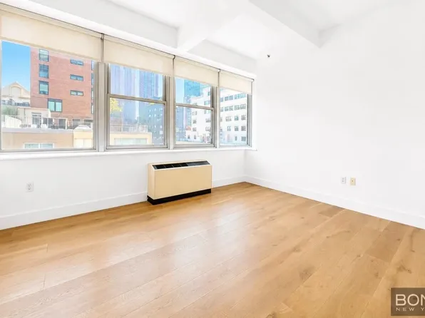 303 W 21st St #8A, New York, NY 10011