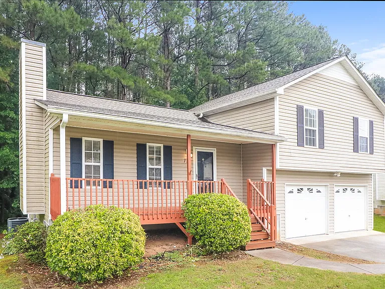 732 Newport Dr — Photo 5