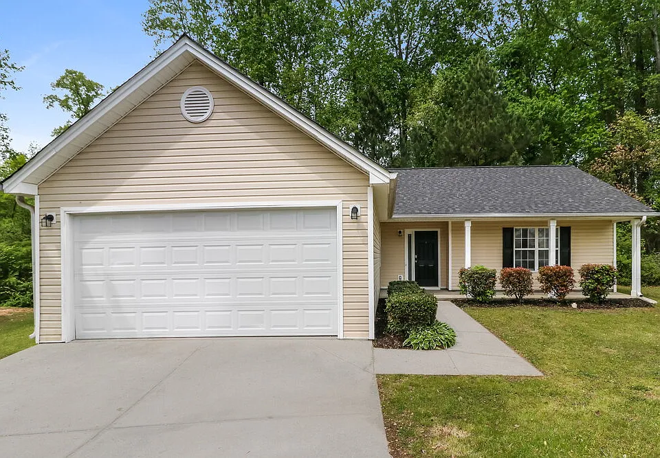 1015 Amelia Grove Ln