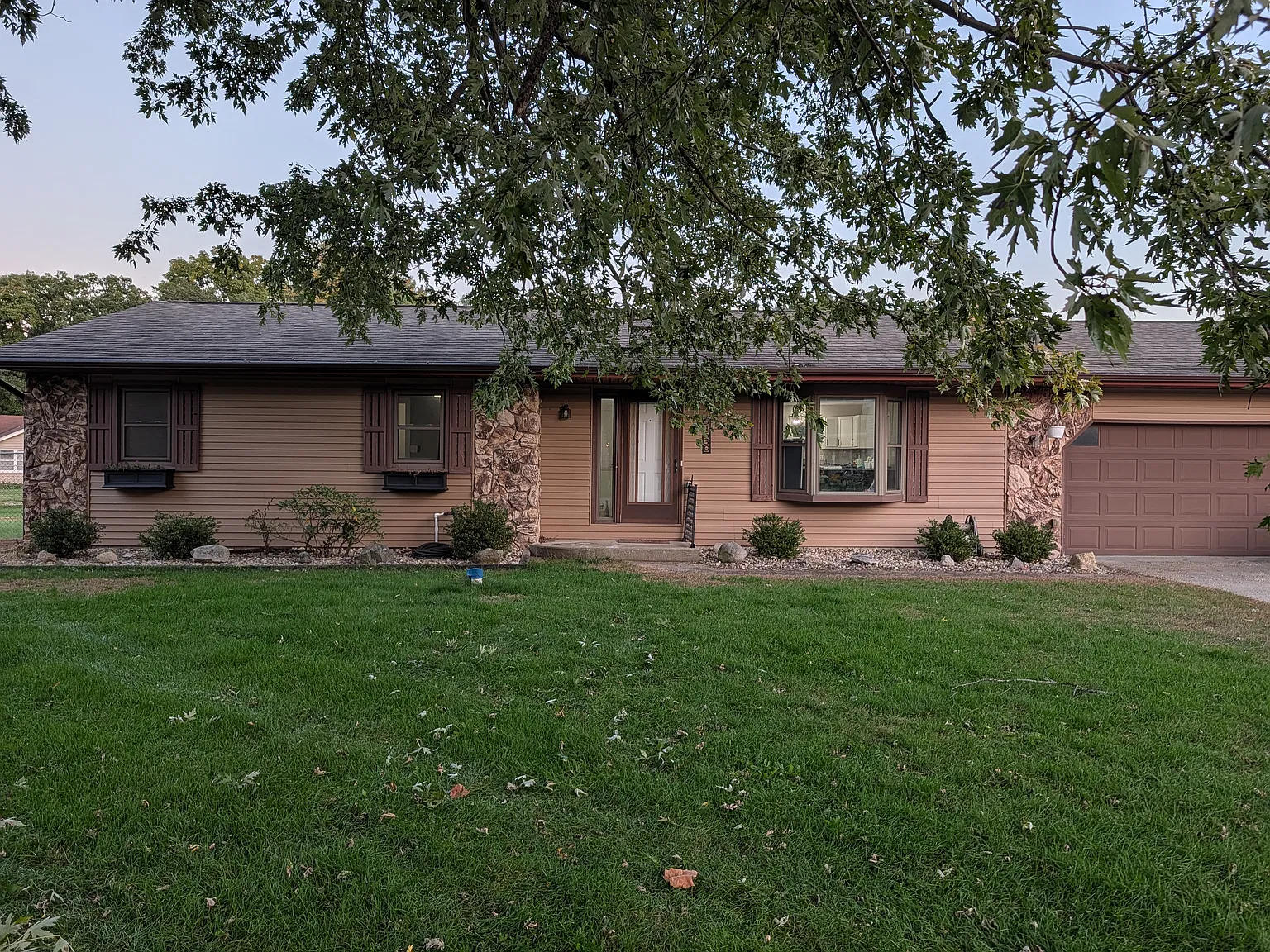 4 bed, 2216 sqft, $2,850 — Photo 1