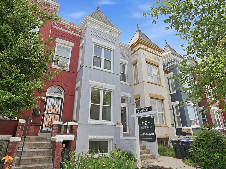 1004 11th St NE #B — Photo 2