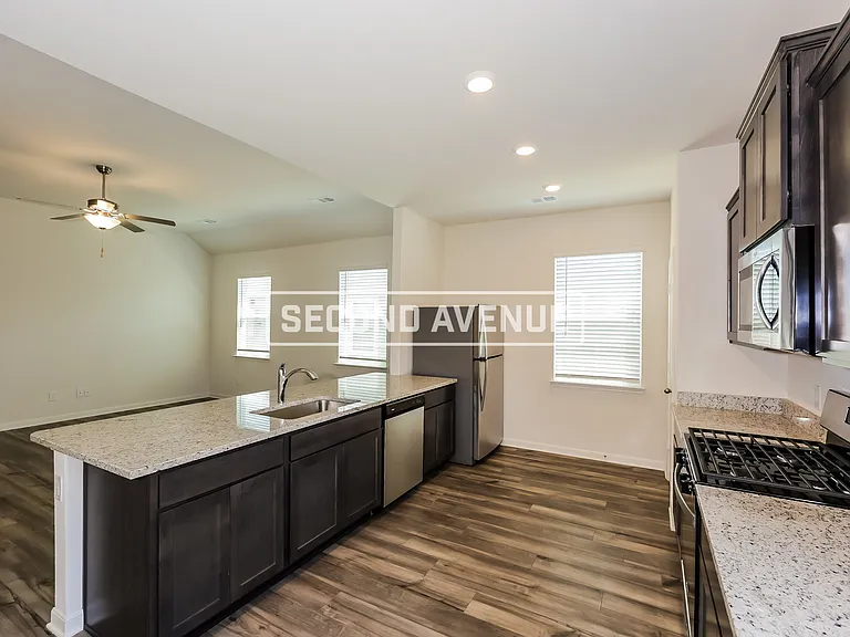 1329 Woodwinds Dr — Photo 2