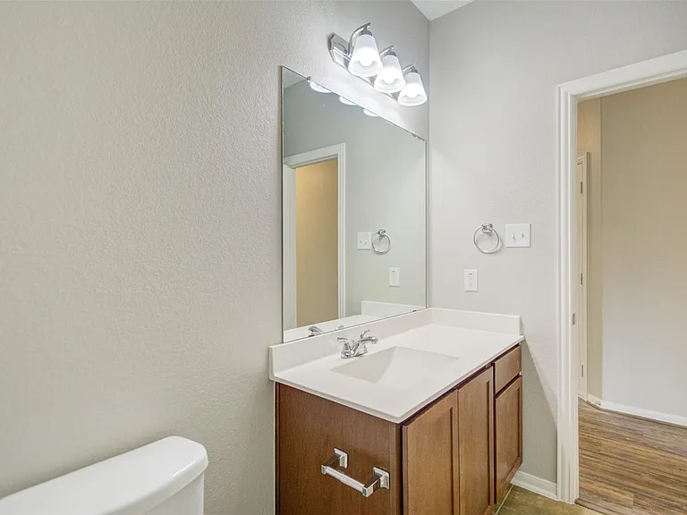 6026 Burnet Bend Ave — Photo 22