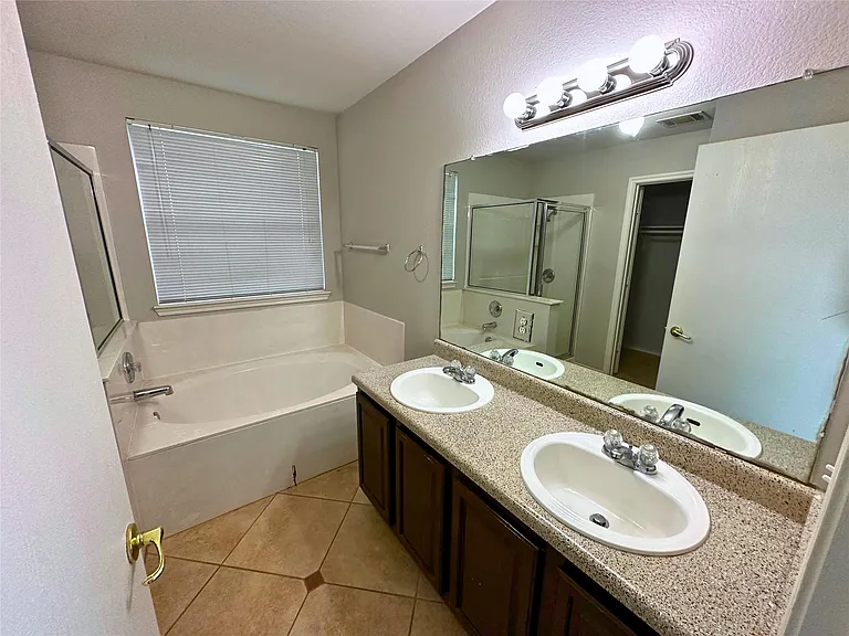 7424 Cayenne Ln — Photo 7