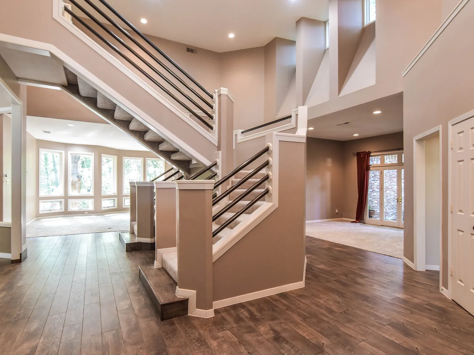 4 bed, 3915 sqft, $3,500 — Photo 3
