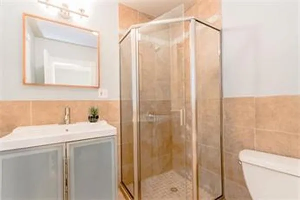 12 Taft St #3 — Photo 7