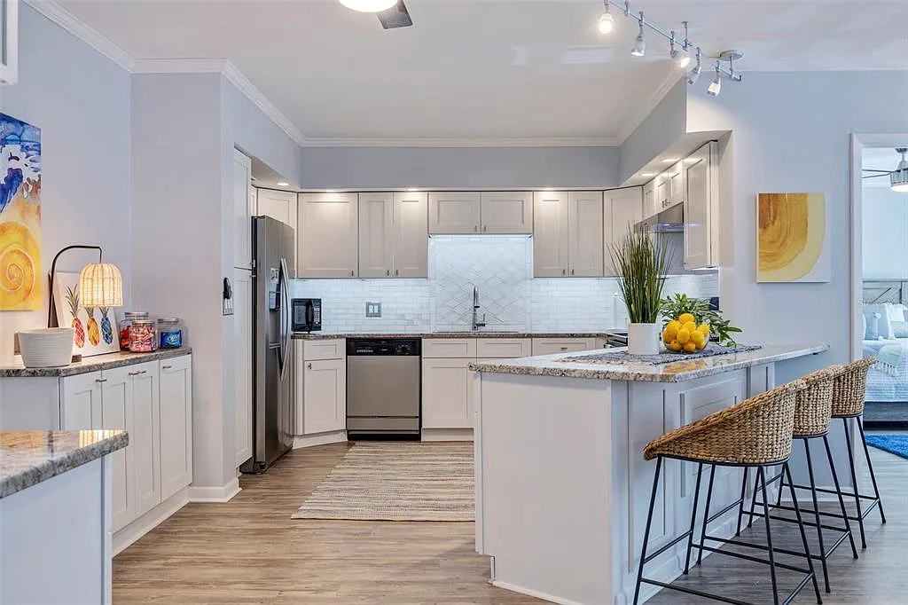 2 bed, 2.0 bath, 1180 sqft, $4,000 — Photo 4