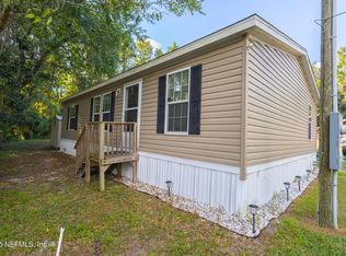 105 Old Cherry Ln E, East Palatka, FL 32131