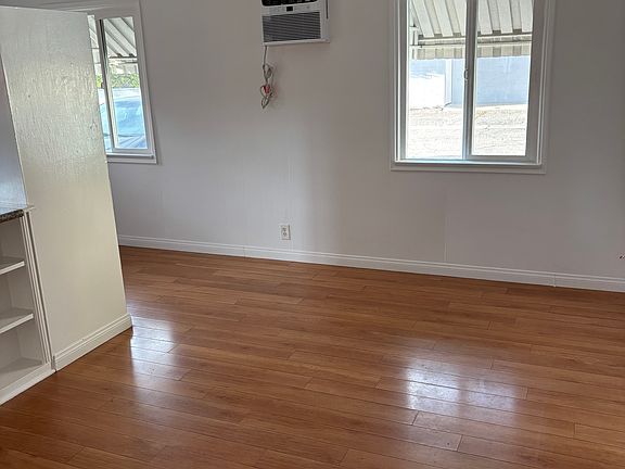 3rd image of 1911 W Alameda Ave #C