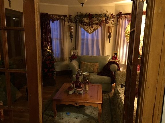 Living room (Dining room view)