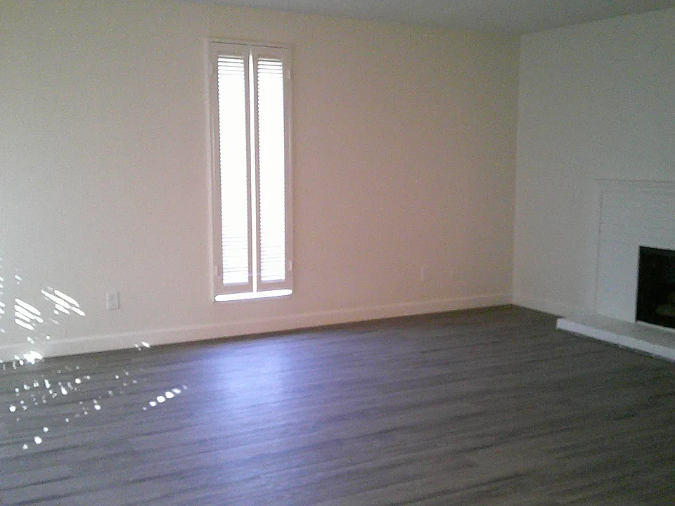 5053 N Roosevelt Ave #202