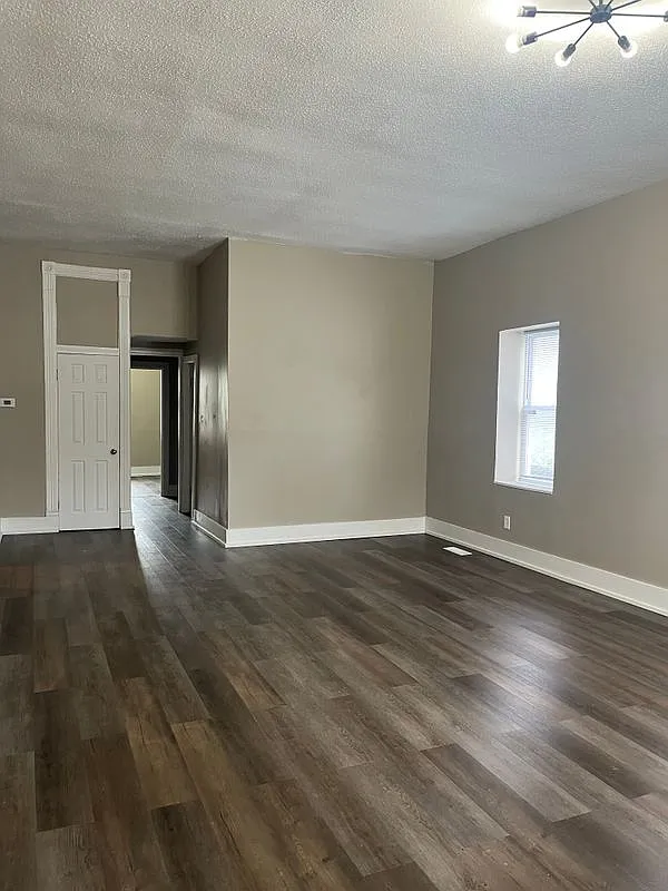 4 bed, 1.5 bath, 2665 sqft, $1,850 — Photo 3