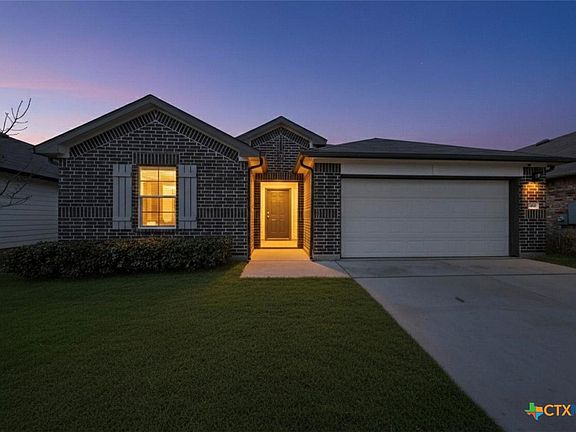 3rd image of 941 Armadillo Dr
