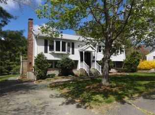 11 Sandy Ridge Cir, Sharon, MA 02067
