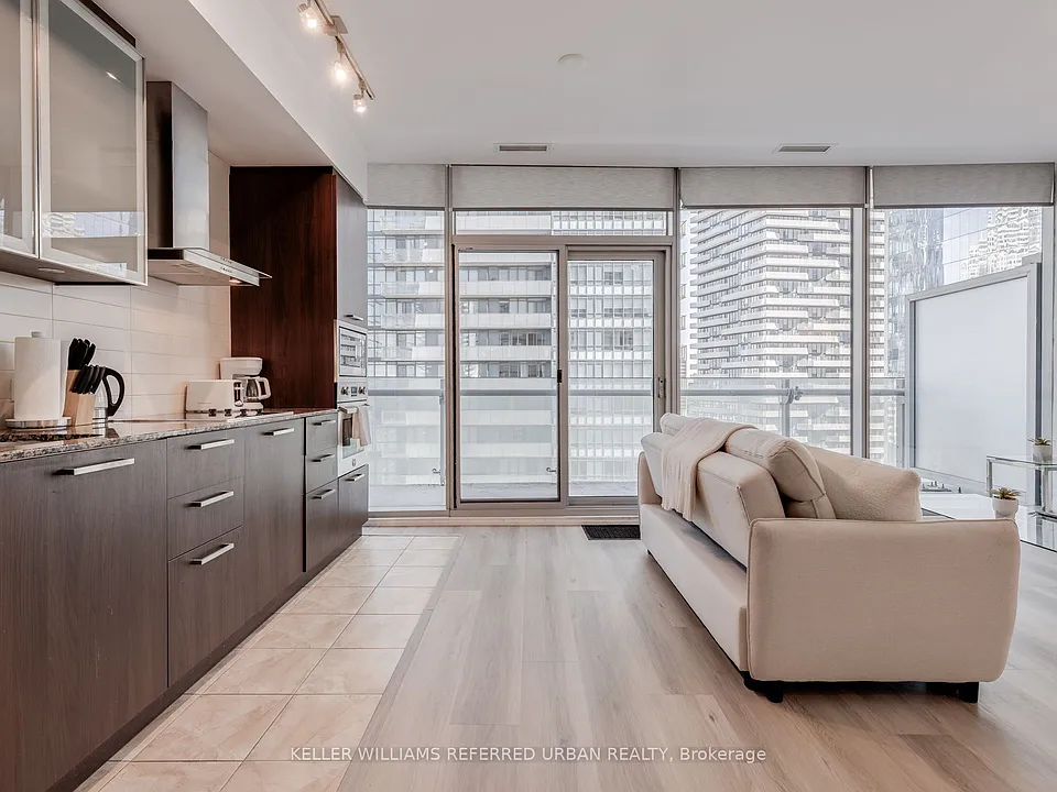 14 York St #1812