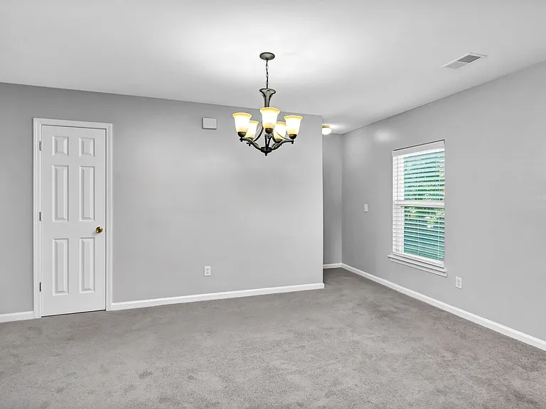 141 Wigmore Ln — Photo 14