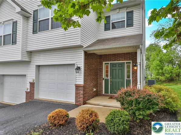 1540 Crest Park Ct, Bethlehem, PA 18015