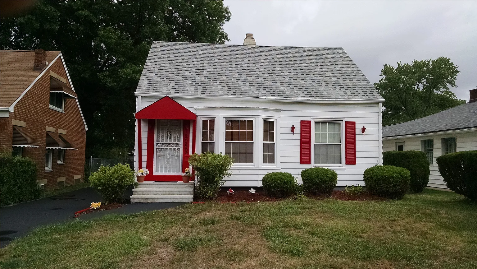 20605 Amherst Rd photo 1