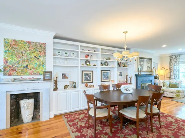 289 Bunker Hill St #3, Charlestown, MA 02129