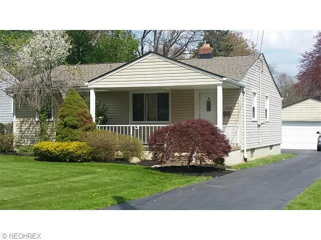 3328 Flora Ln photo 1