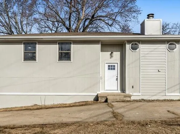 5836 Blue Ridge Blvd, Raytown, MO 64133