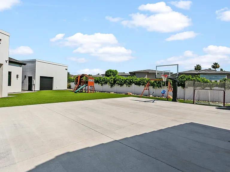 6718 E San Juan Ave — Photo 30