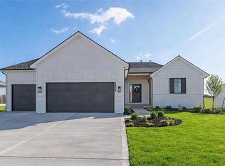 19317 Skyview Ln, Spring Hill, KS 66083