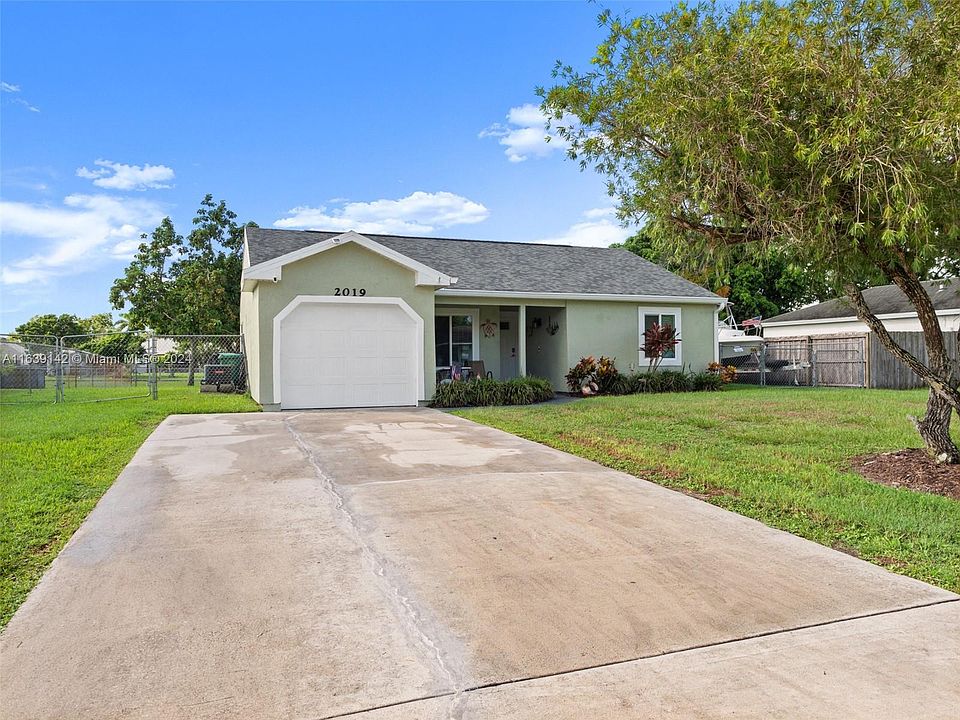1st image of 2019 SE West Dunbrooke Cir