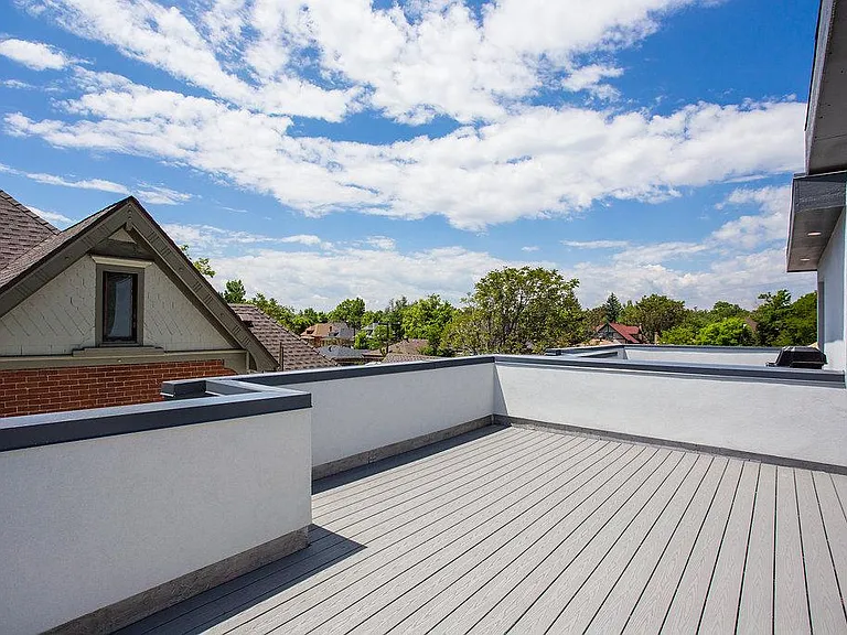 Huge Rooftop Deck