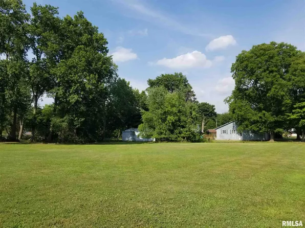 821 W Stotlar St, Herrin, IL 62948