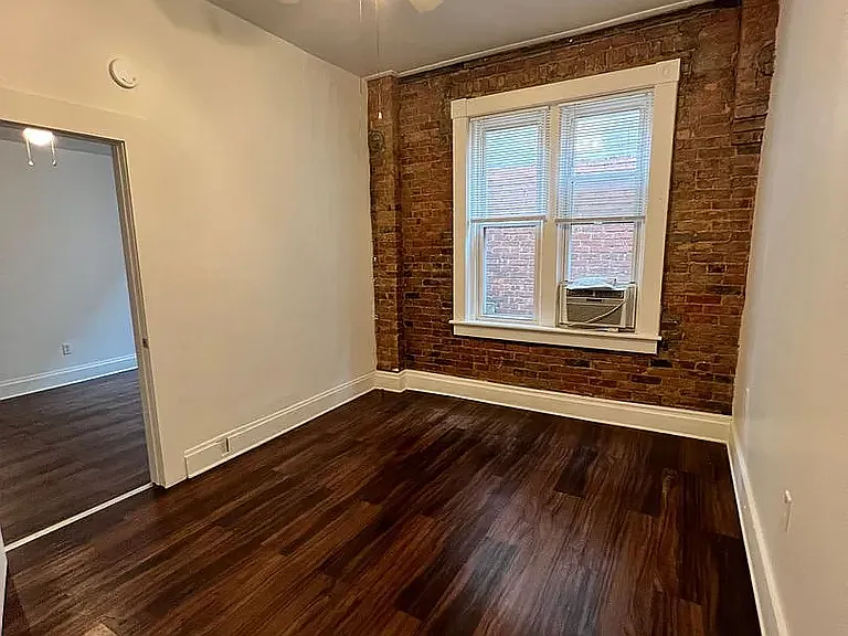19 1/2 S Yale Ave #1 — Photo 6