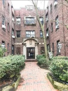 7 Bond Street #2C, Great Neck, NY, 11021