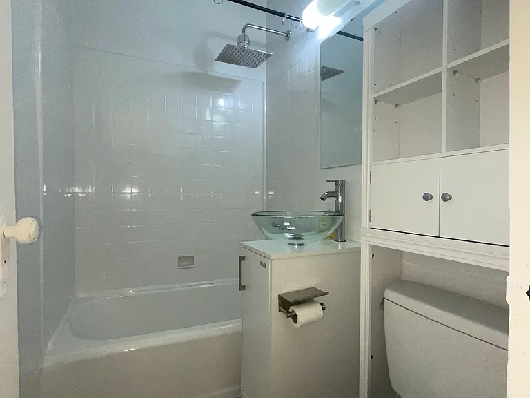 126 E 30th St #2D — Photo 12