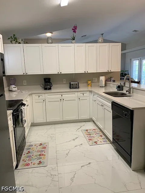 3 bed, 2.0 bath, 1836 sqft, $2,000 — Photo 3