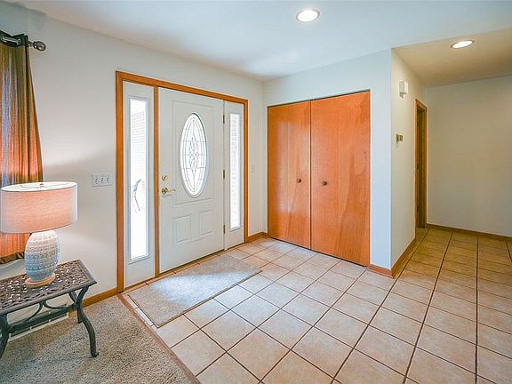 2nd image of 516 Diane St