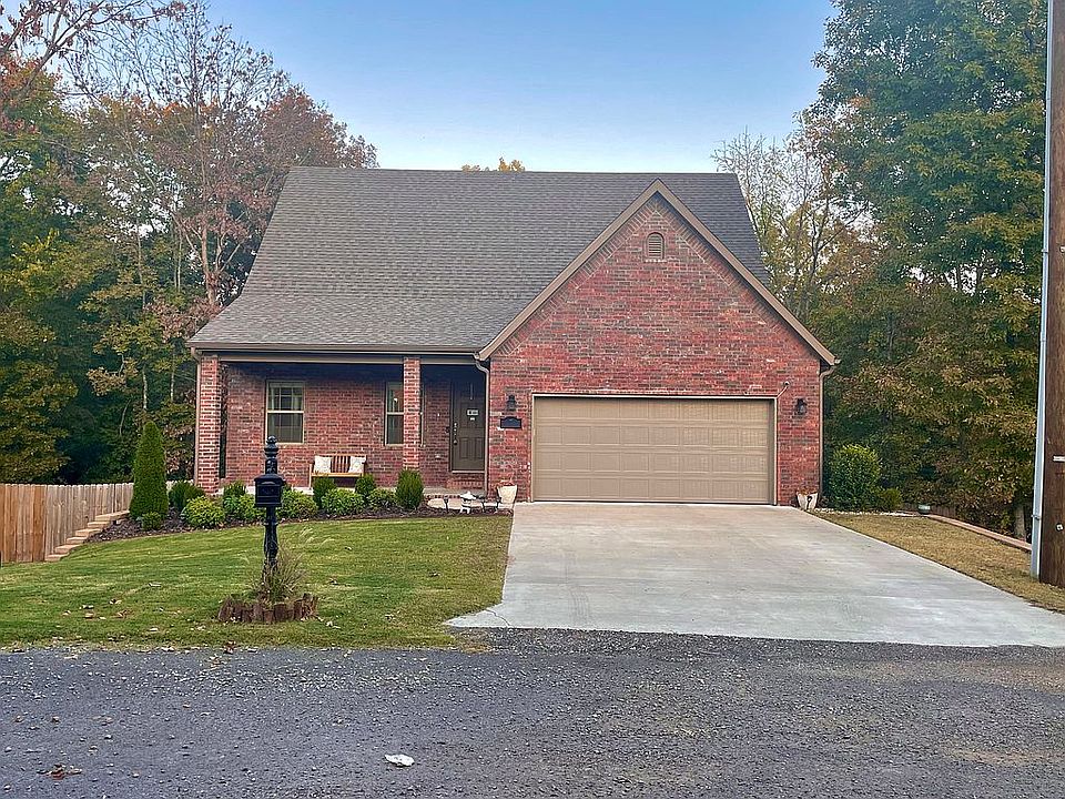 1st image of 7 Reighton Ln