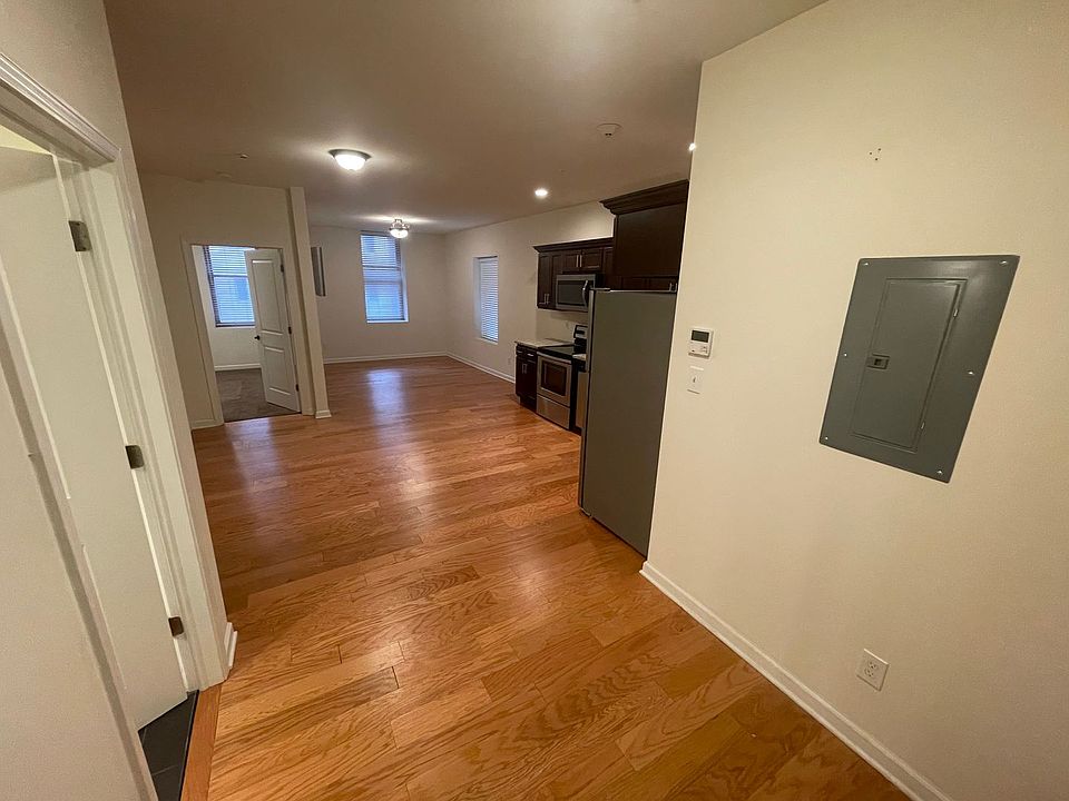 1st image of 99 Pine St #305