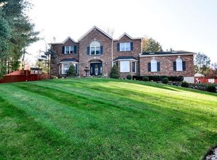 8 Vandenberg Cir, Garnerville, NY 10923