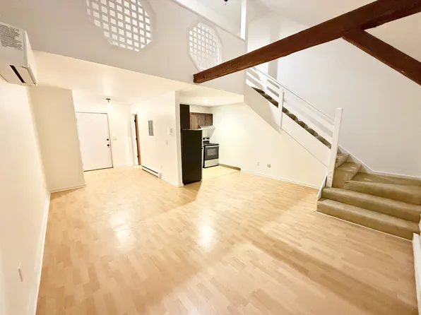 22 W Paris St #D, Norway, ME 04268