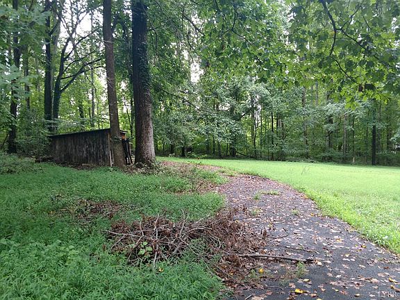 5th image of 132 Phillips Cir