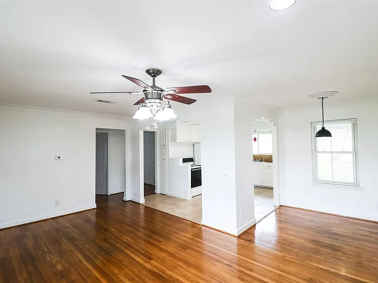 4513 Nina Lee Ln — Photo 3