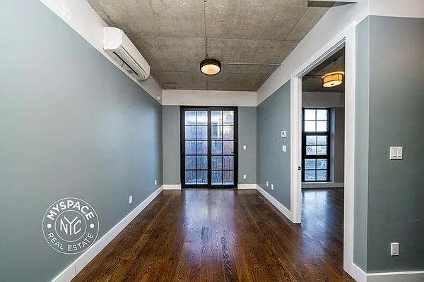 Rented by MySpaceNYC | media 89