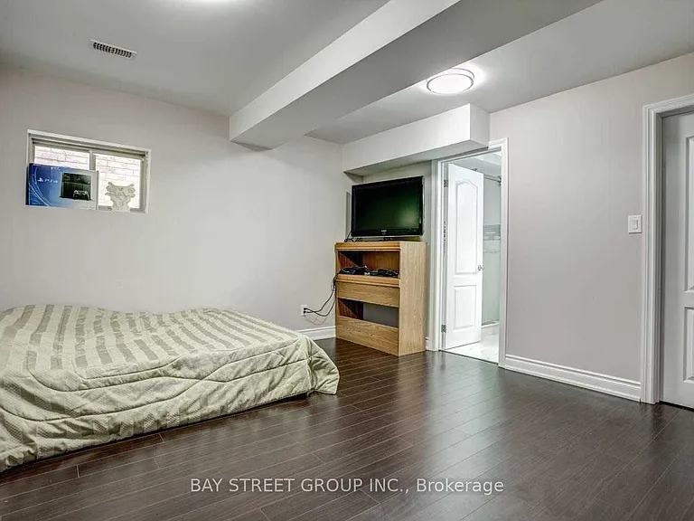 17 Lady Karen Cres #LOWER — Photo 12