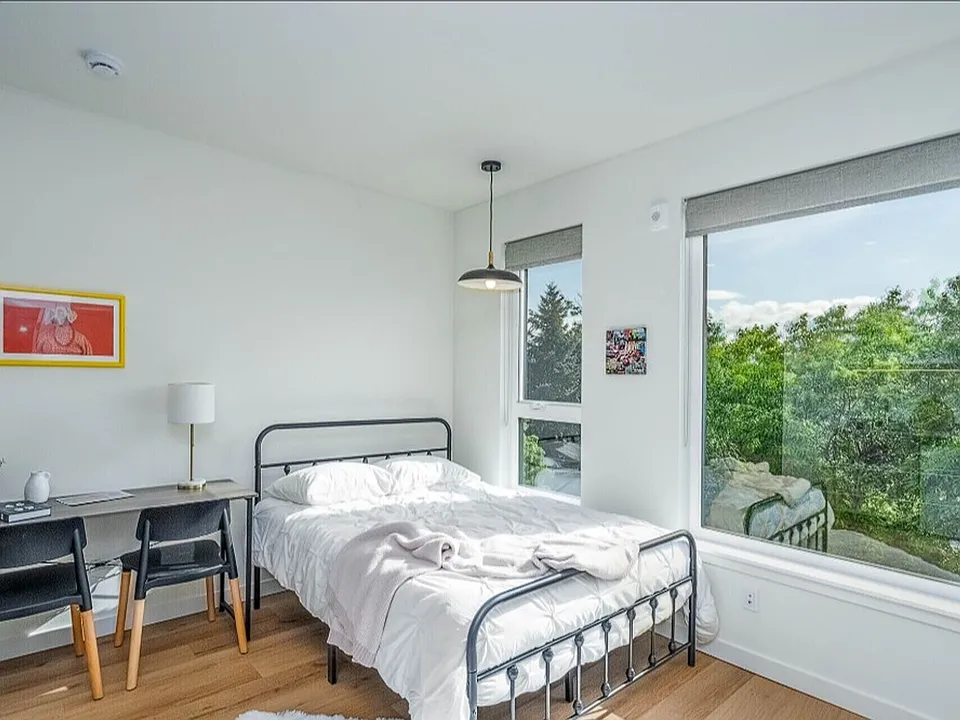 Graceland Apartments | Brand-new Furnished Studio near UW