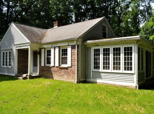 287 Grantwood Dr, Amherst, MA 01002