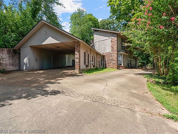 3rd image of 2608 Glen Flora Way