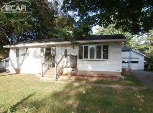 908 Dingwall Dr, Owosso, MI 48867