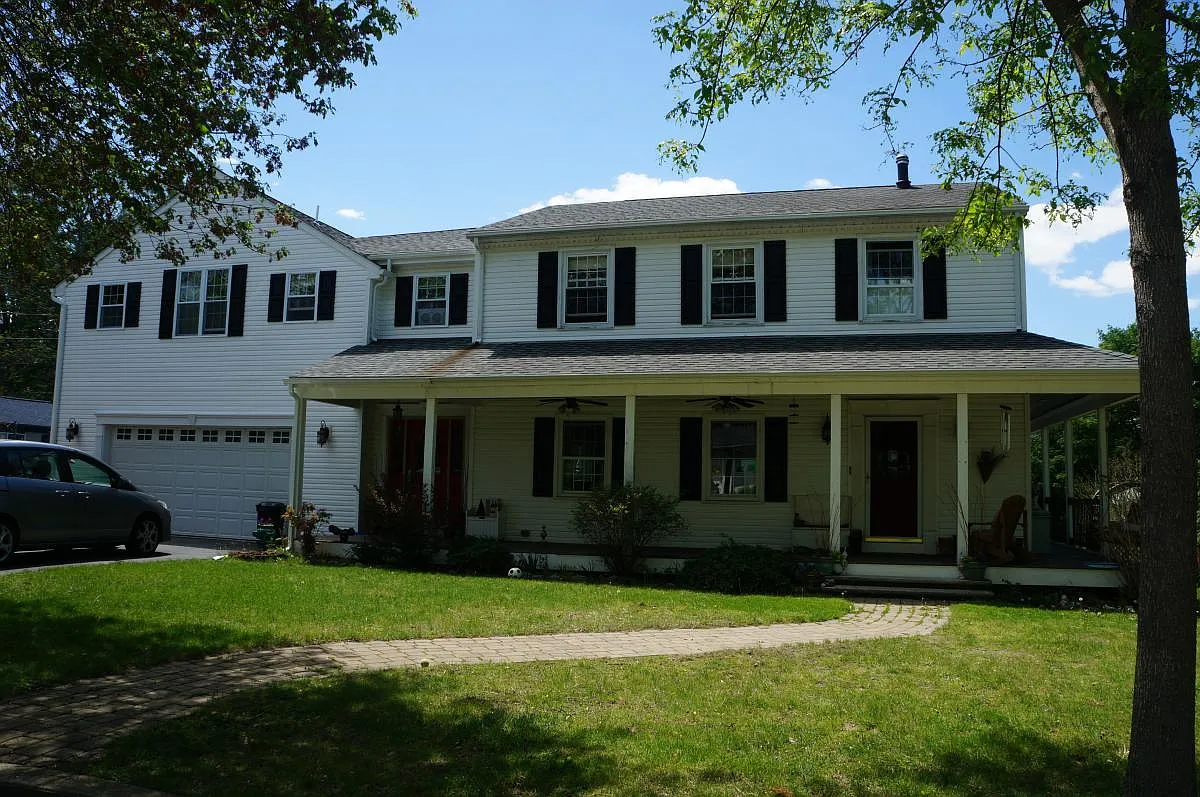 5 bed, 3.5 bath, 2762 sqft, $5,000 — Photo 1