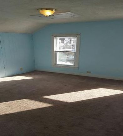 3rd image of 16 Allen St