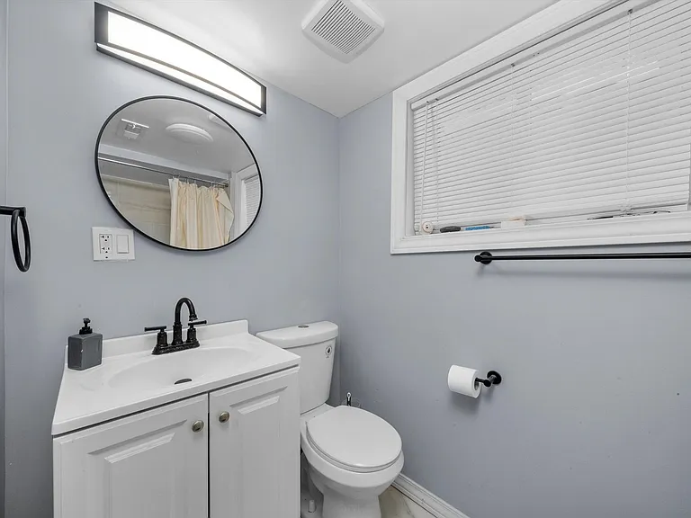 6621 S California Ave — Photo 16